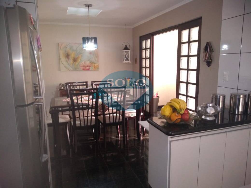 Casa à venda com 2 quartos, 250m² - Foto 15